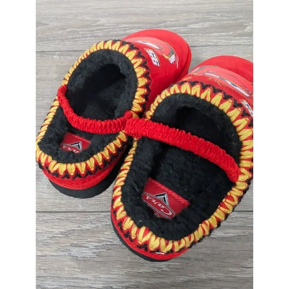 Disney Pixar Cars Lightning McQueen Kids Sz 11/12  Slippers Shoes Fleece Strap